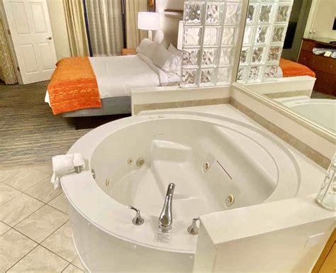 rooms with jetted tubs|hotel rooms with jetted tubs.